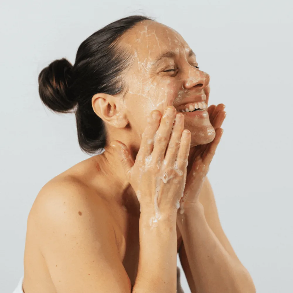 Hemptouch, negovalni duo za mladostno kožo (50 ml + 100 ml)